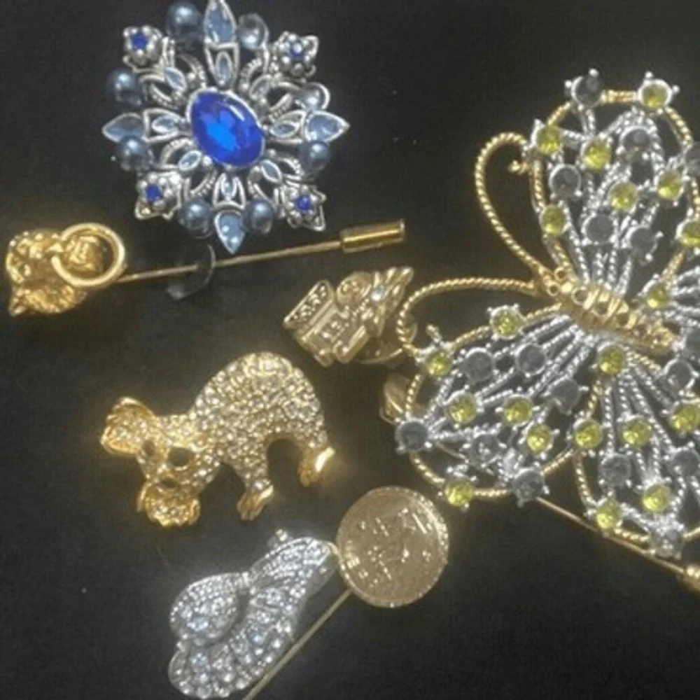 8pc Vintage Style Brooches & Hat Pins Lot Rhinestone Butterfly Koala Lion‎ Libra
